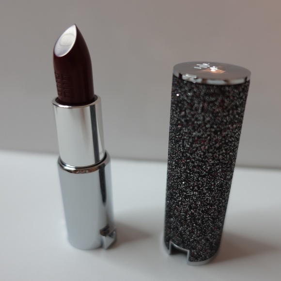 GIVENCHY Luminous Matte Lipstick in 500 Enigmatic Red *LE* - Picture 7 of 10